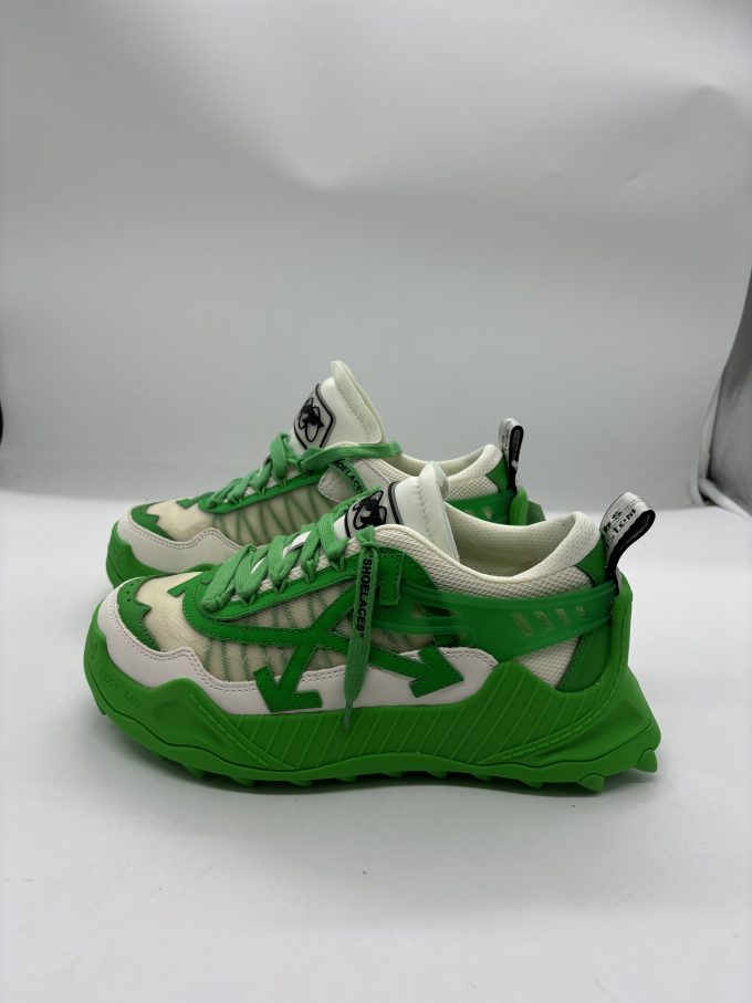 Sneakers Off Withe